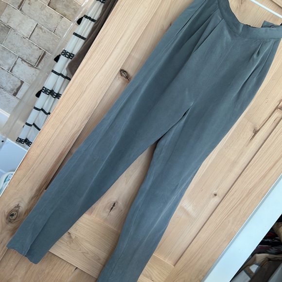 Silk two piece set, cropped jacket high waisted pants embroidery details, size 4 - Picture 6 of 9